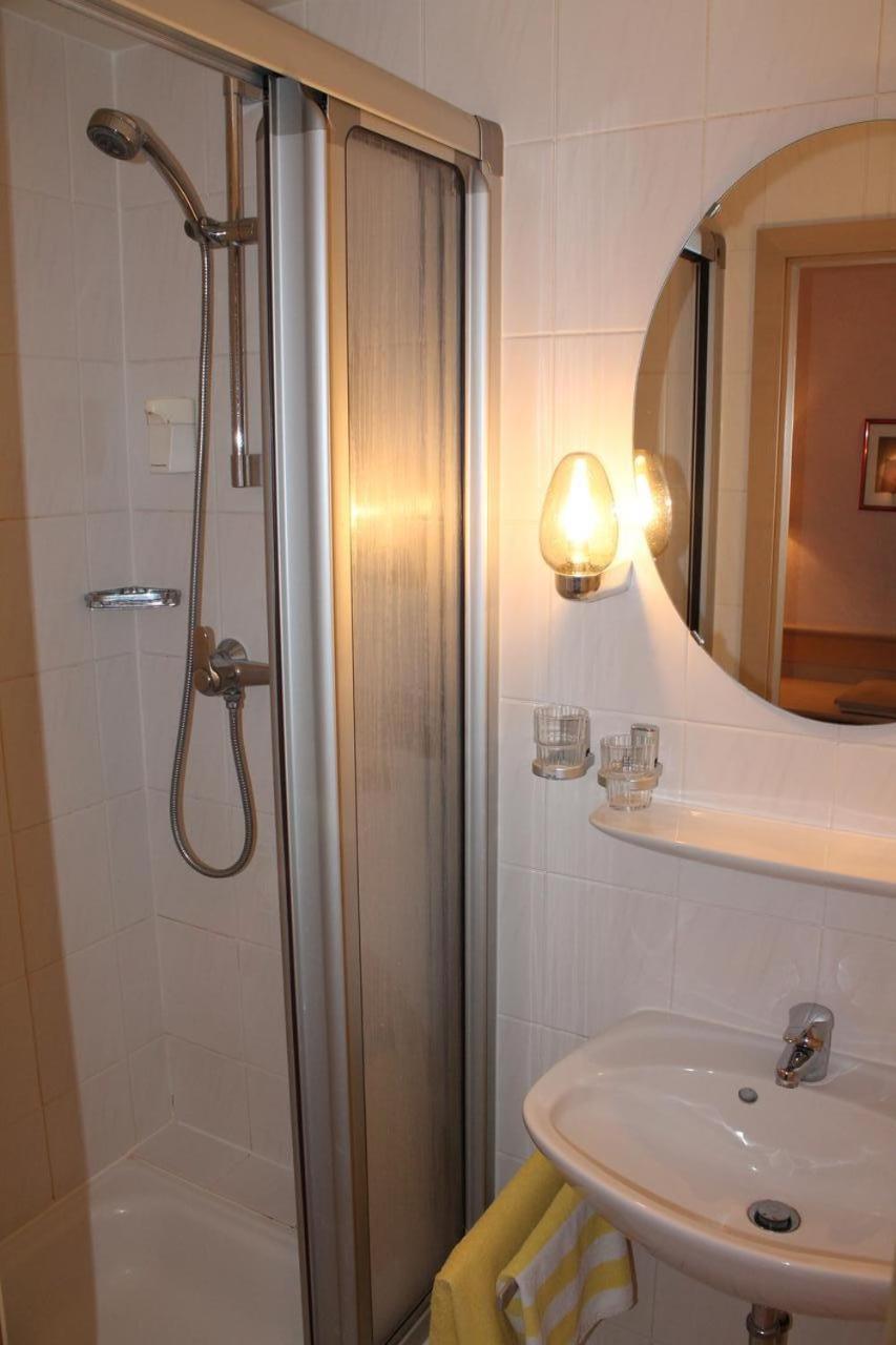 Hotel Adlerhof タウバービショフスハイム エクステリア 写真