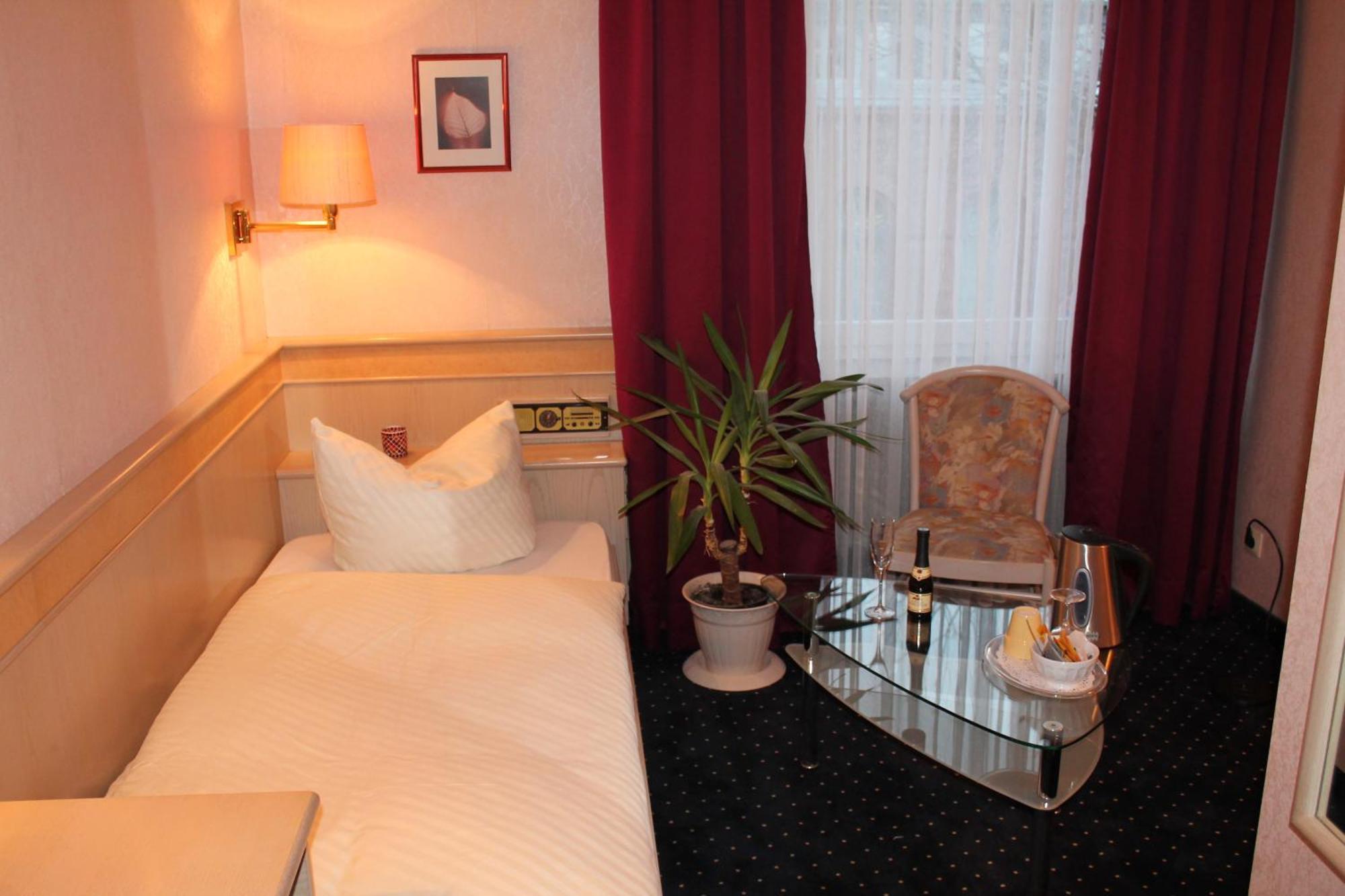 Hotel Adlerhof タウバービショフスハイム 部屋 写真
