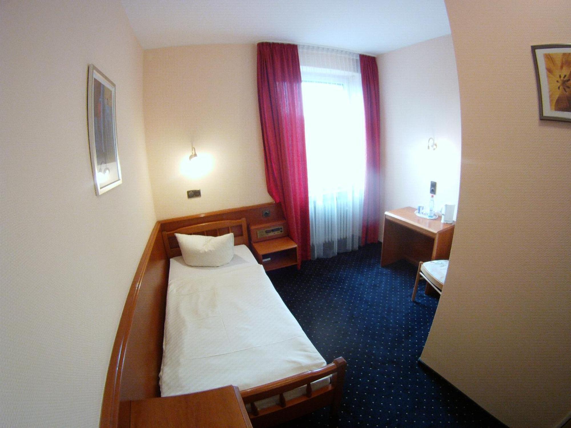 Hotel Adlerhof タウバービショフスハイム 部屋 写真