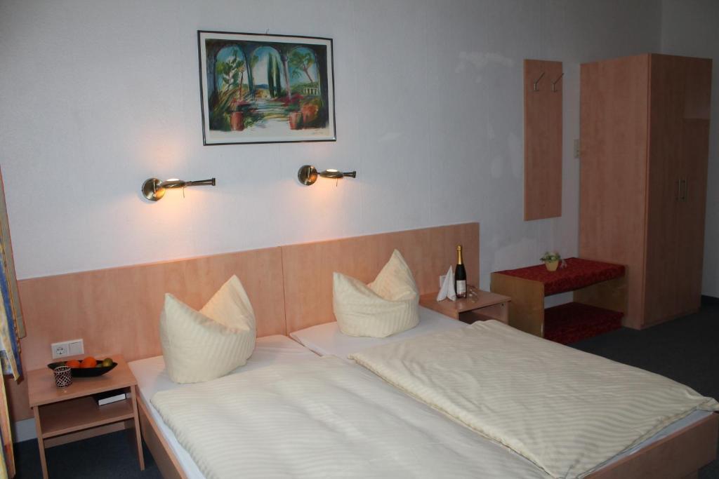 Hotel Adlerhof タウバービショフスハイム エクステリア 写真