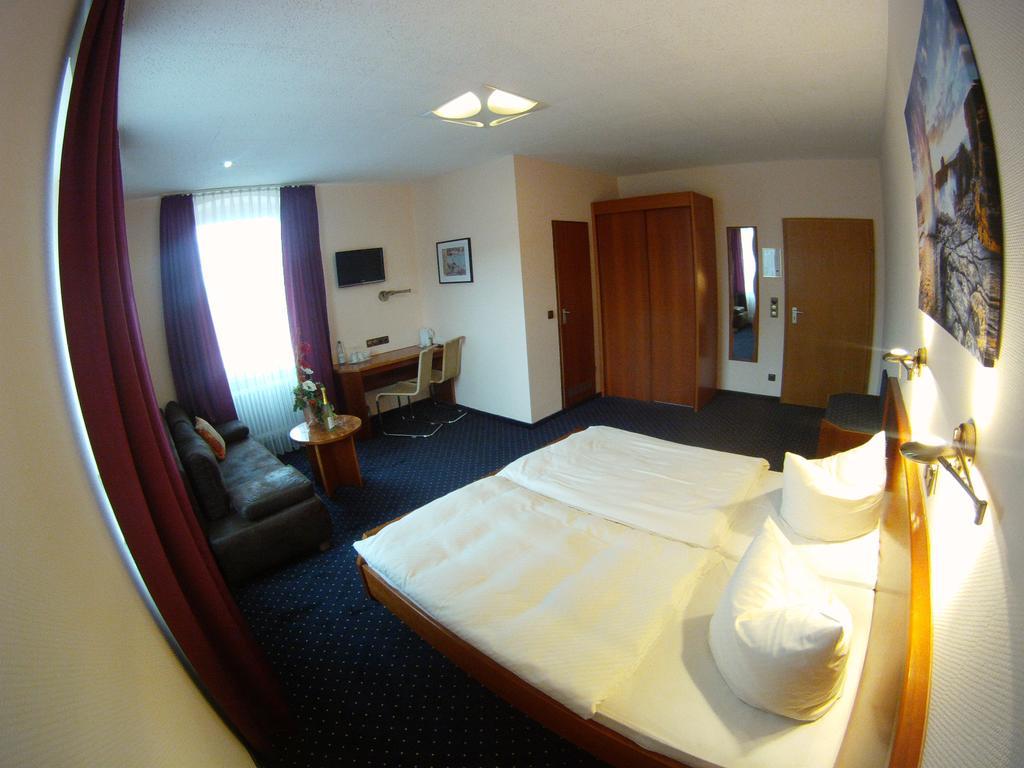 Hotel Adlerhof タウバービショフスハイム エクステリア 写真