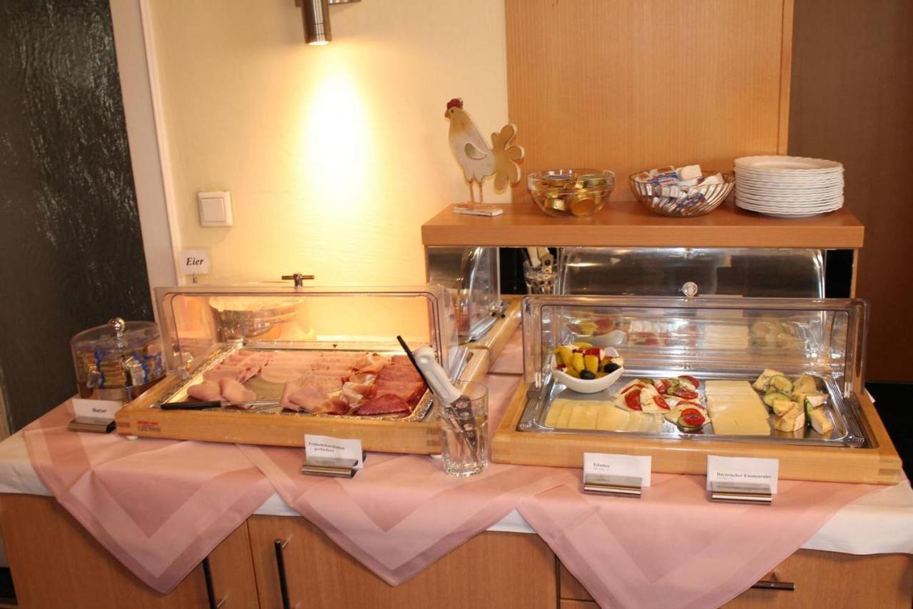 Hotel Adlerhof タウバービショフスハイム エクステリア 写真