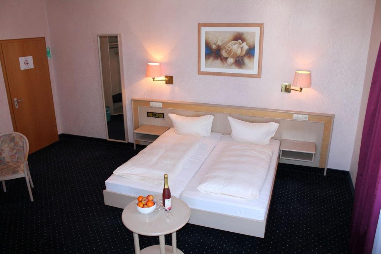 Hotel Adlerhof タウバービショフスハイム エクステリア 写真